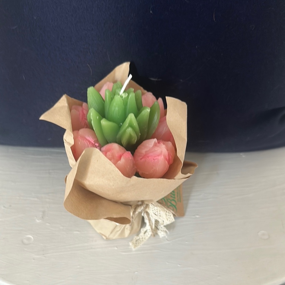 Papersource candle Pink and Green Flower will come wrapped in bubble wrap new
